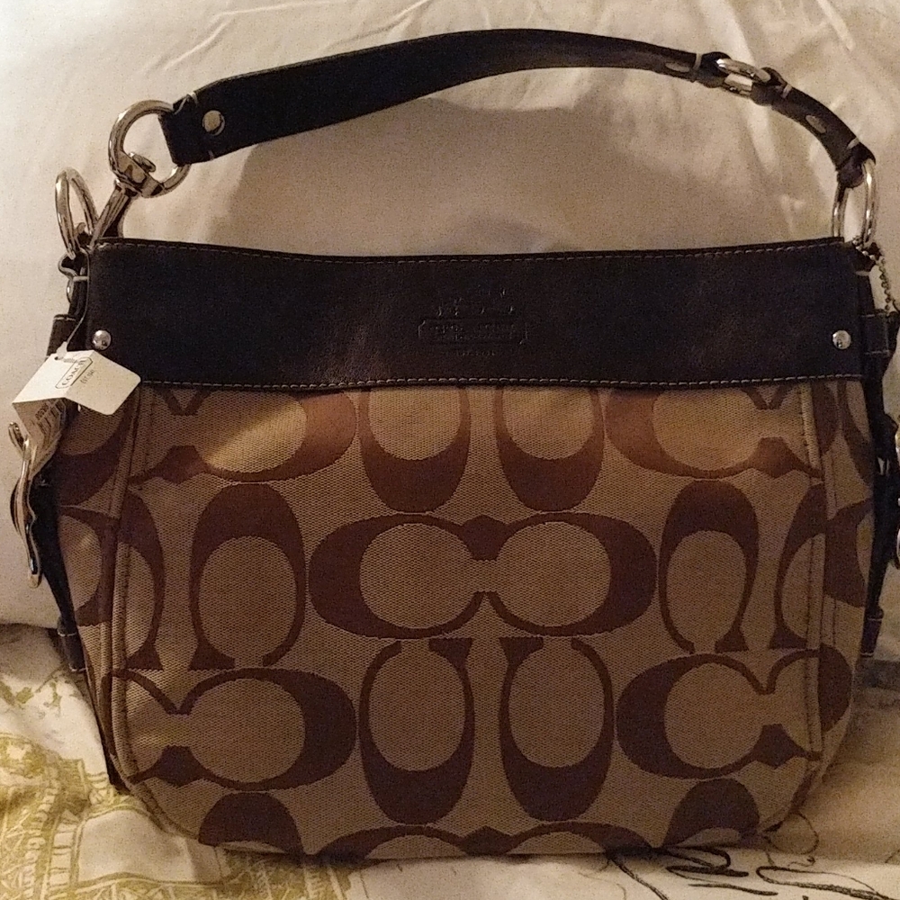 New Coach Hobo Pursue